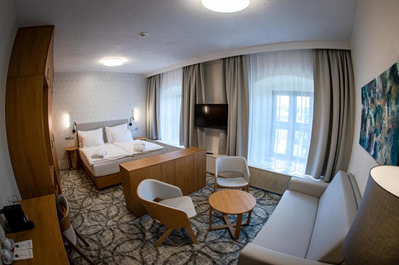 Zamek Trest Hotel Exterior photo